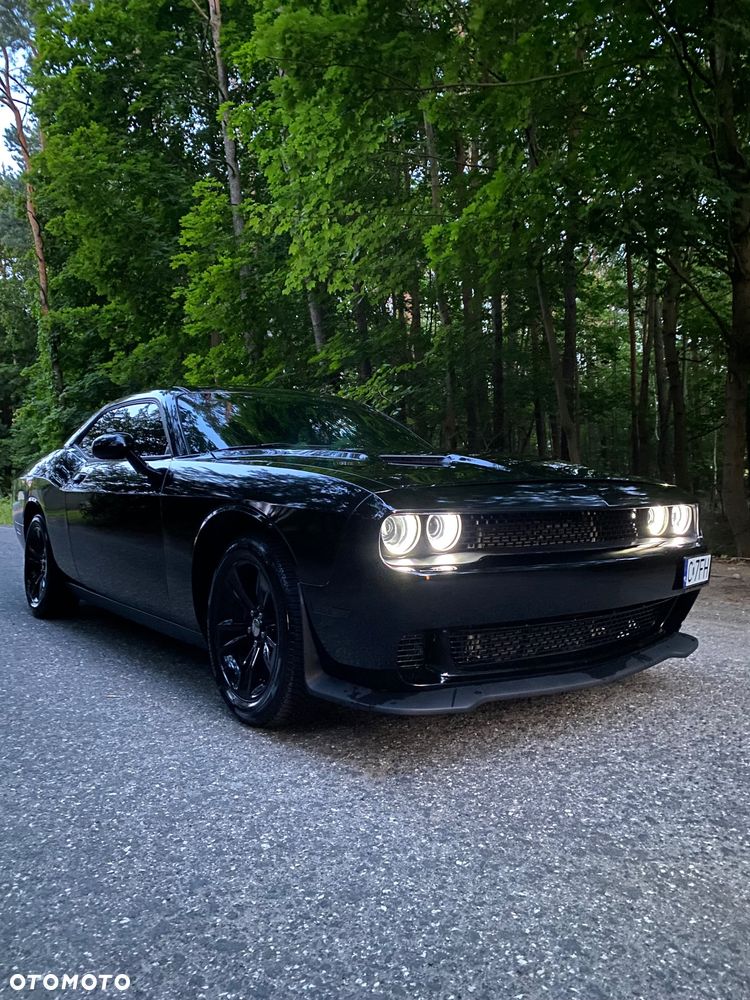 Dodge Challenger - 2