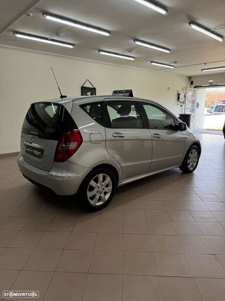 Mercedes-Benz A 200 Elegance Automatic - 6