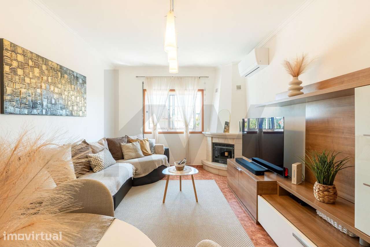 Apartamento T2 Duplex com Solário, Varanda e Garagem – A 3 minutos do - Grande imagem: 4/58