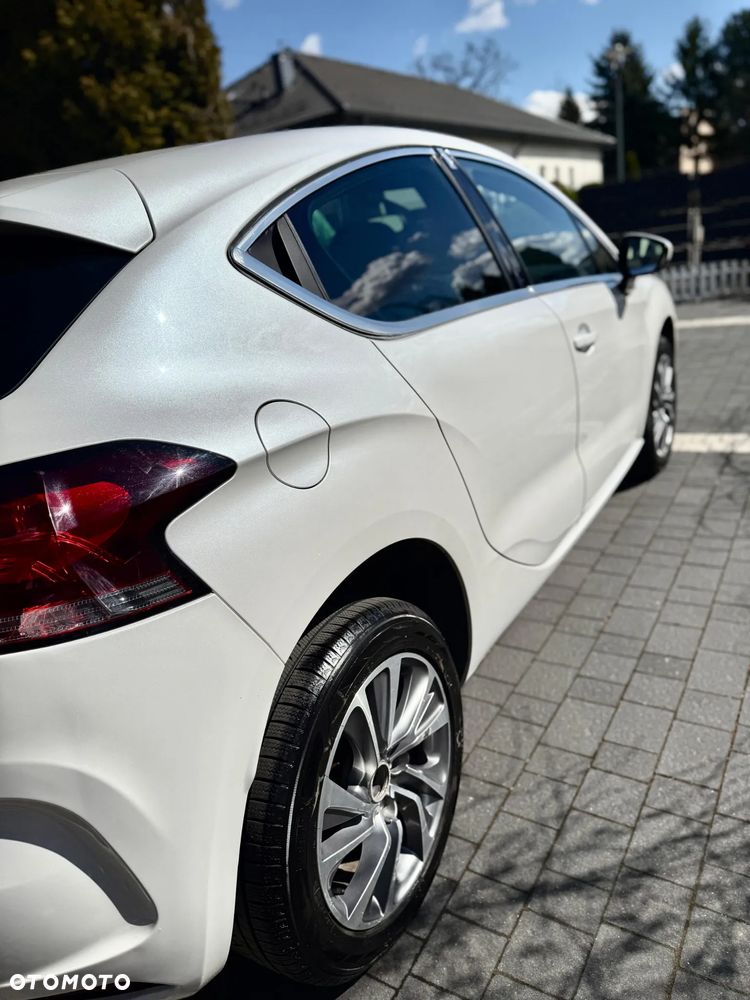 Citroën DS4 HDi 110 SoChic - 4