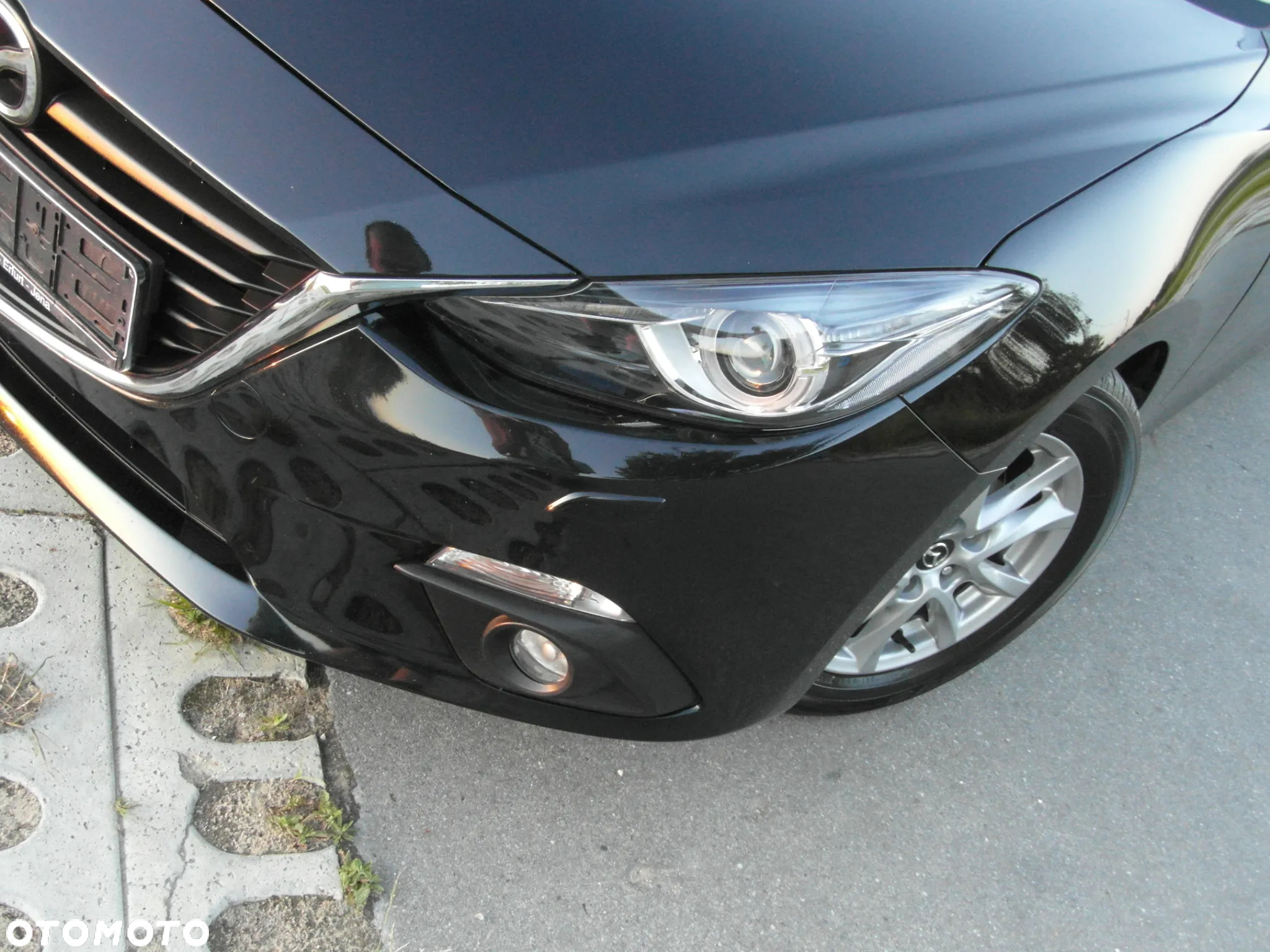 Mazda 3 SKYACTIV-G 120 Exclusive-Line - 2