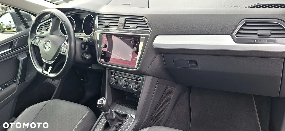 Volkswagen Tiguan - 16