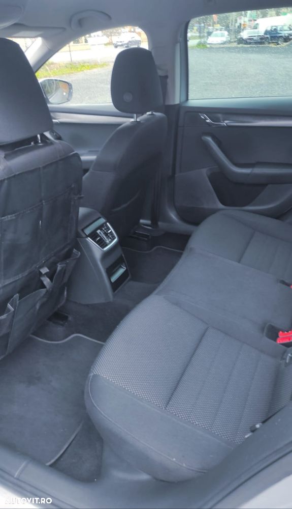 Skoda Octavia 2.0 TDI 4x4 Scout - 9