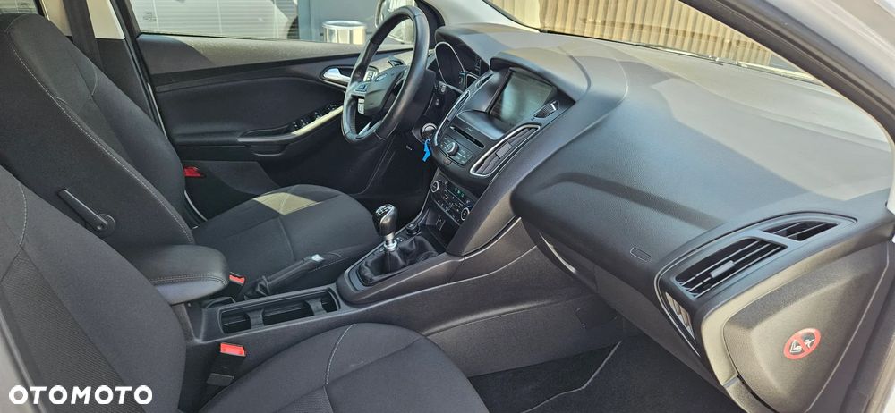 Ford Focus 1.5 TDCi DPF Start-Stopp-System Business - 29