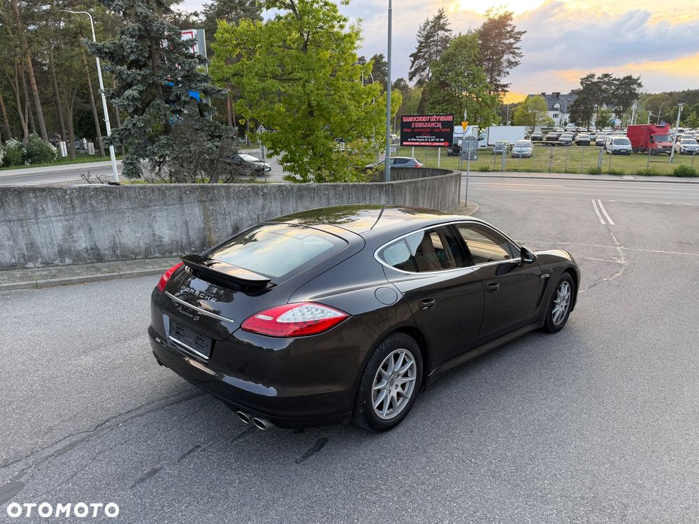 Porsche Panamera 4S - 4