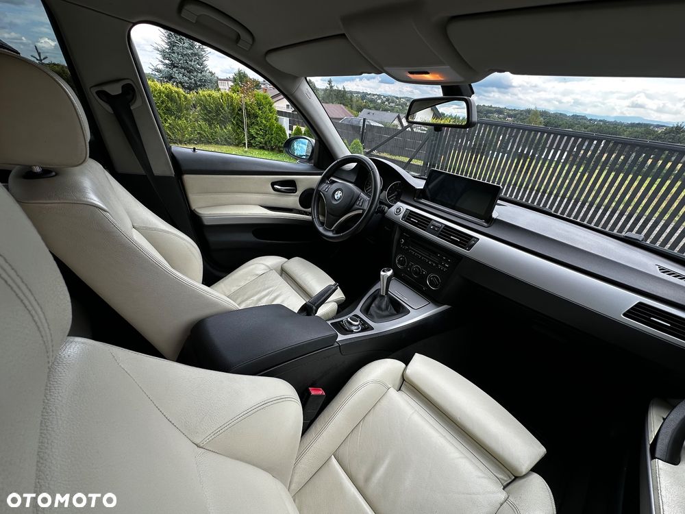 BMW Seria 3 - 25