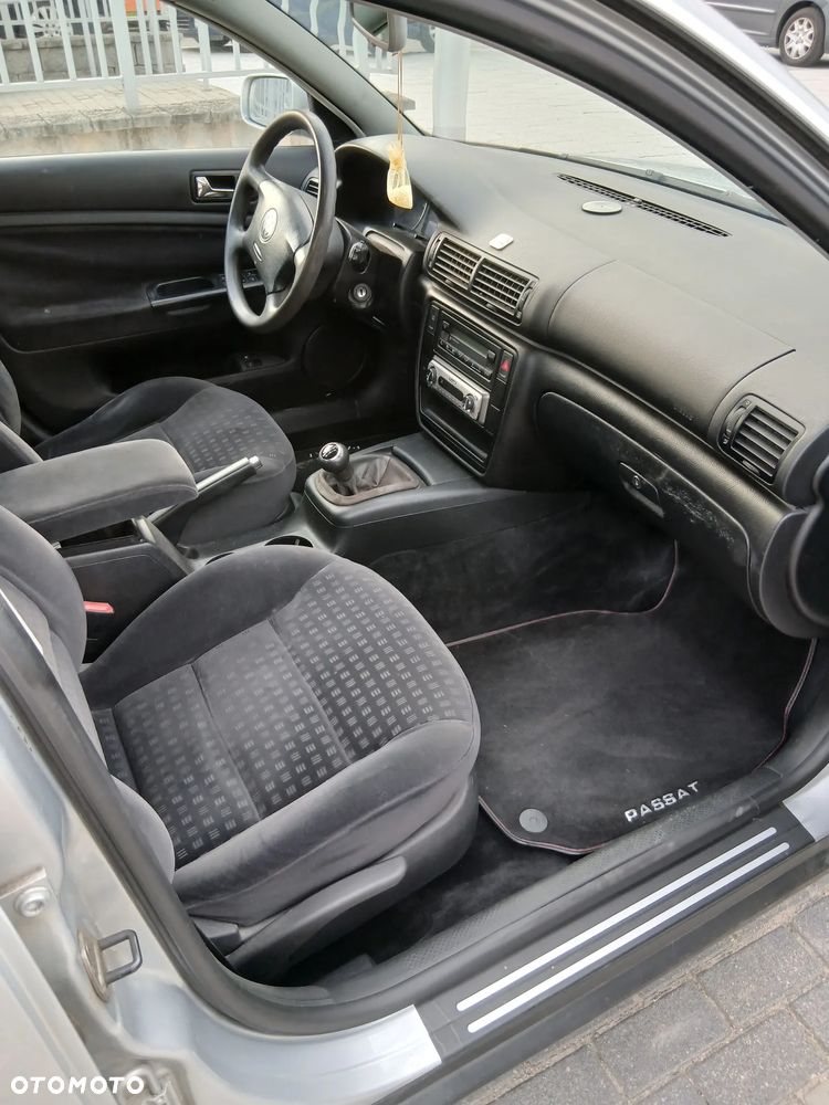 Volkswagen Passat 2.0 Basis - 11