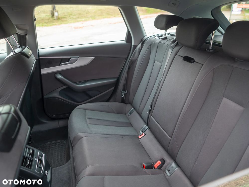Audi A4 Avant 35 TDI mHEV Advanced S tronic - 16