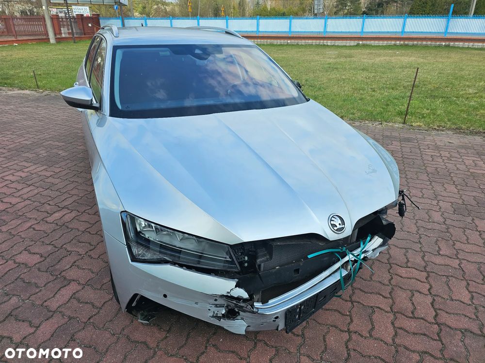 Skoda Superb 2.0 TDI SCR Style DSG - 4