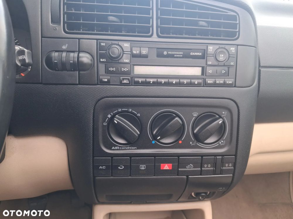 Volkswagen Golf Cabrio 2.0 - 9