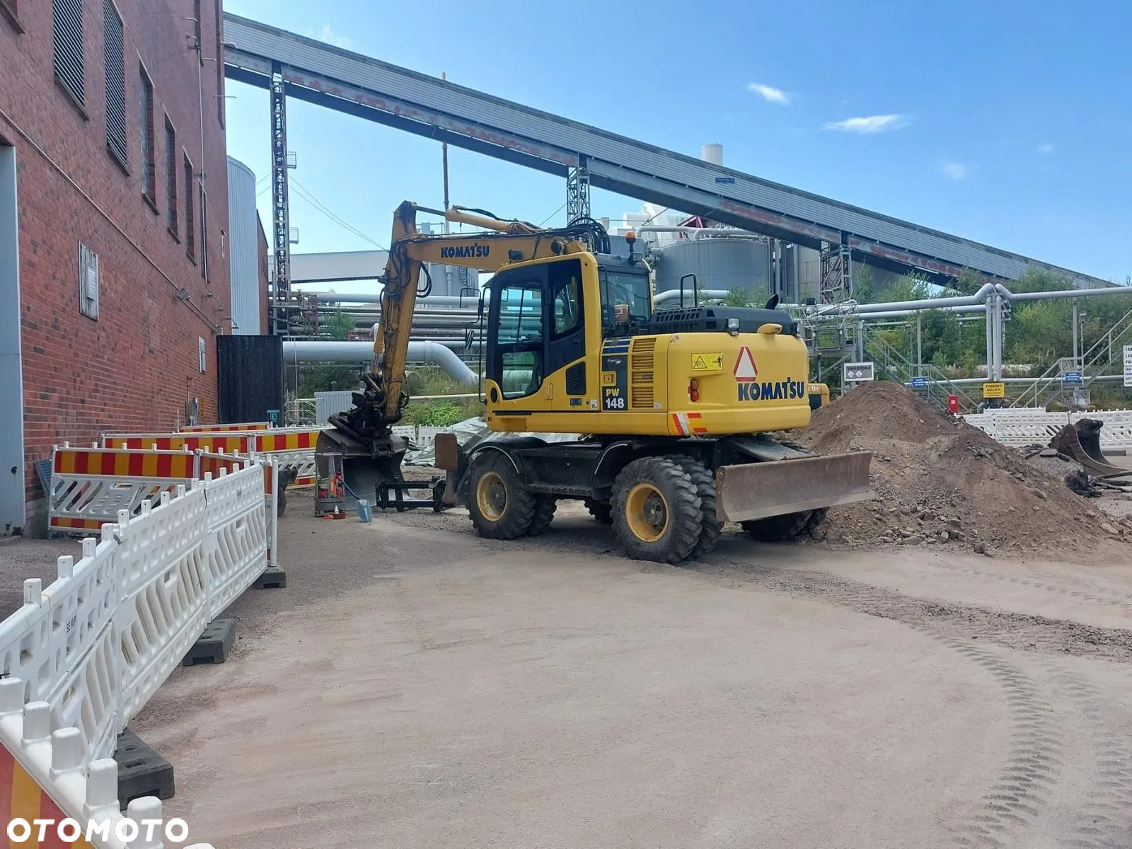 Komatsu Koparka kołowa Komatsu PW 148 Pług podpory Klima Centralne smarowanie Rototil Ramię 2 razy łamane PIĘKNA - 4