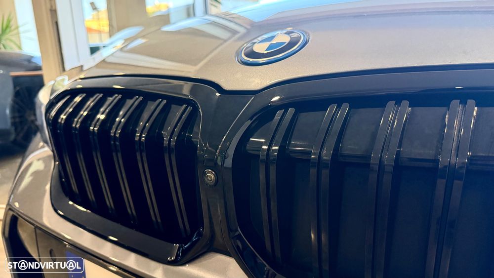 BMW 330 e Pack Desportivo M Pro Auto - 48