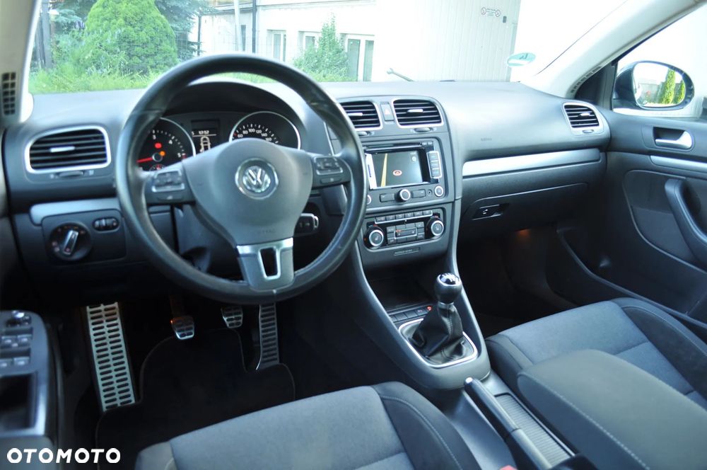 Volkswagen Golf 1.6 TDI Highline - 16