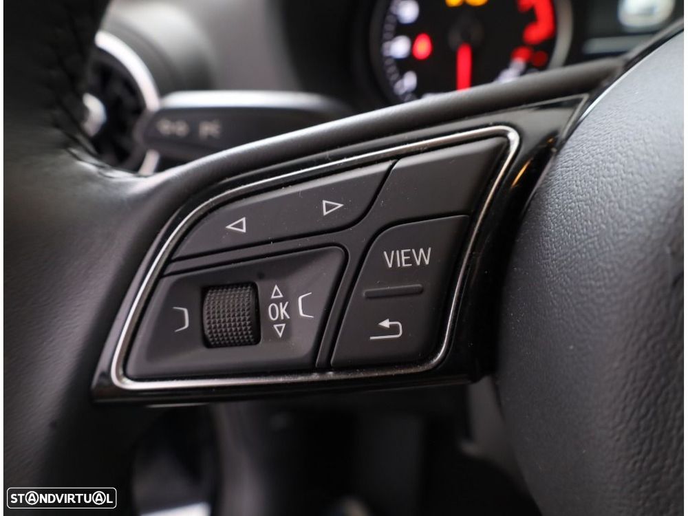 Audi Q2 30 TFSI Advanced — fotografia 19
