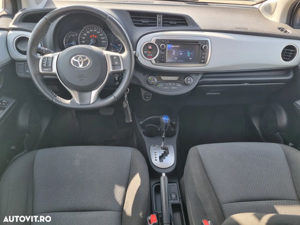 Toyota Yaris 1.5 VVT-i HSD Luna - 7