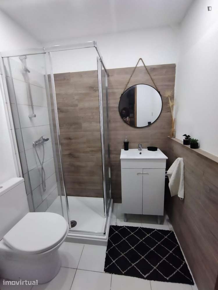 Quarto - localizado em Alta de Santa Clara Coimbra - Grande imagem: 2/19