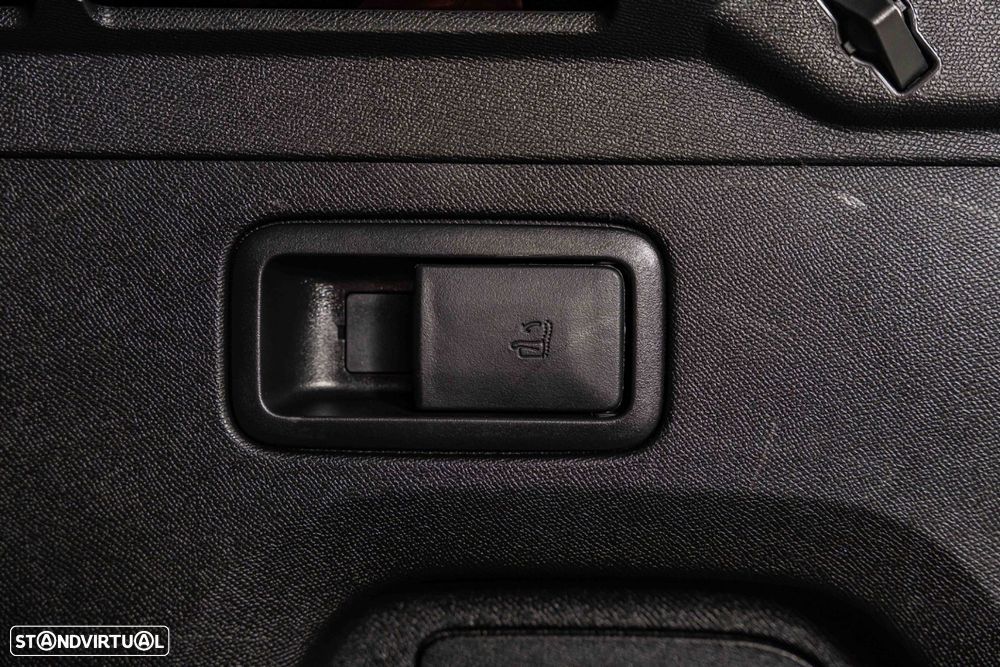 Peugeot 3008 1.6 Hybrid4 GT e-EAT8 - 17