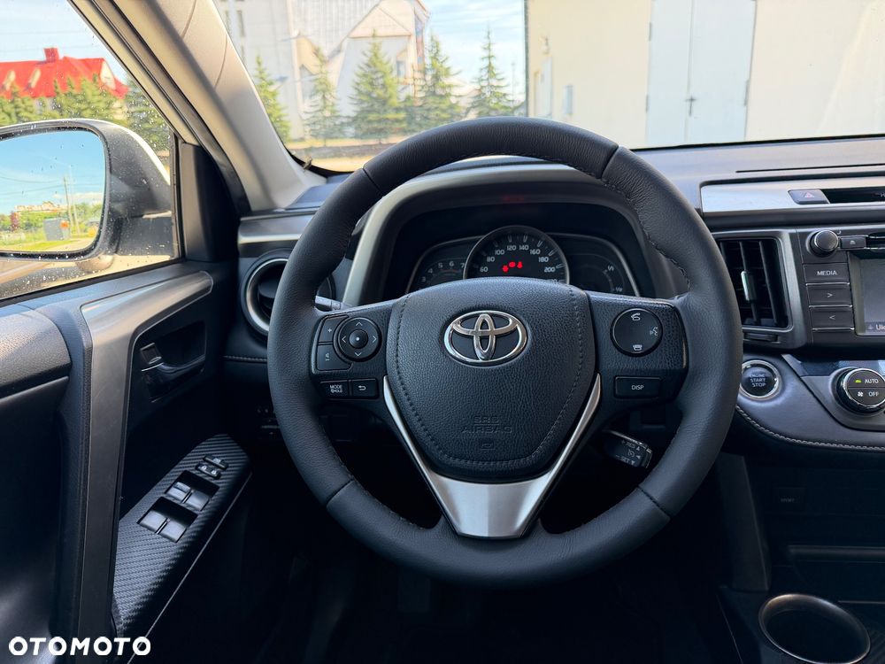Toyota RAV4 - 16