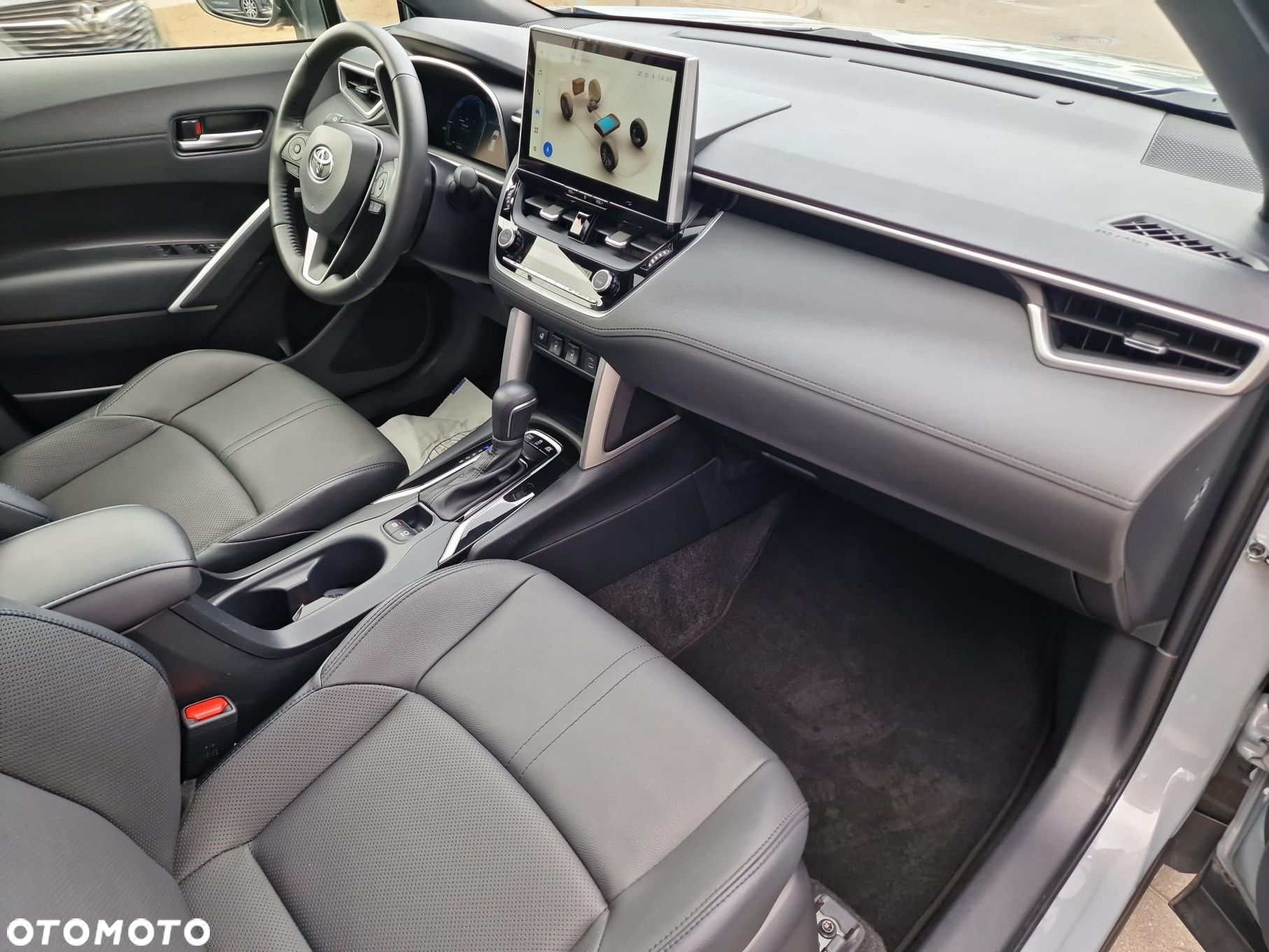 Toyota Corolla Cross - 16