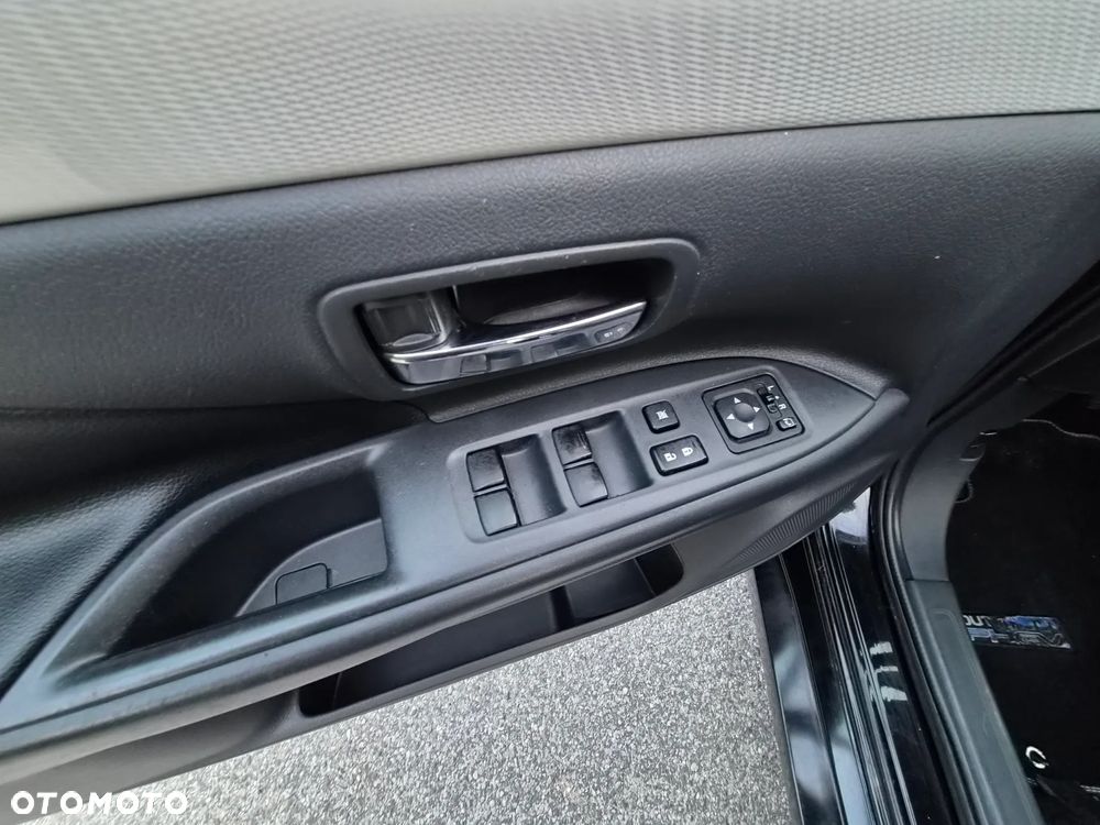 Mitsubishi Outlander 2.0 4WD Top - 24