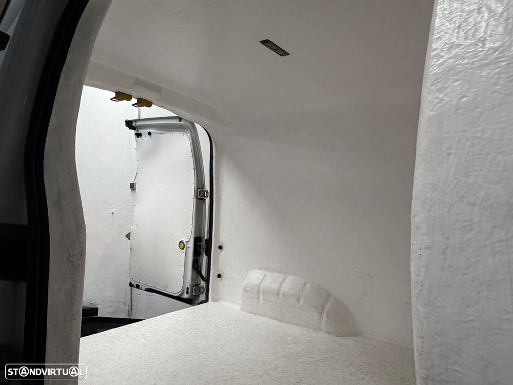 Ford Transit Connect - 17
