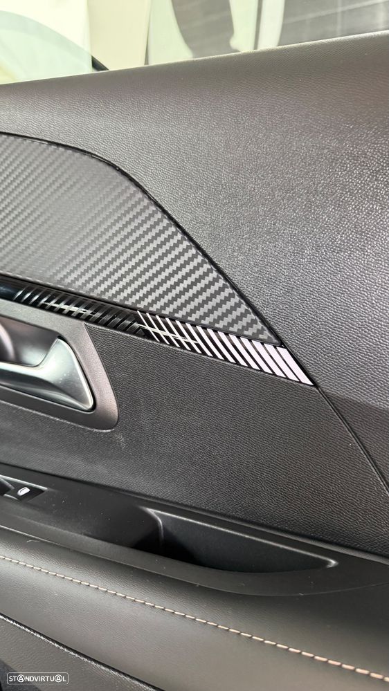 Peugeot 208 1.2 Hybrid Allure e-DCS6 - 12