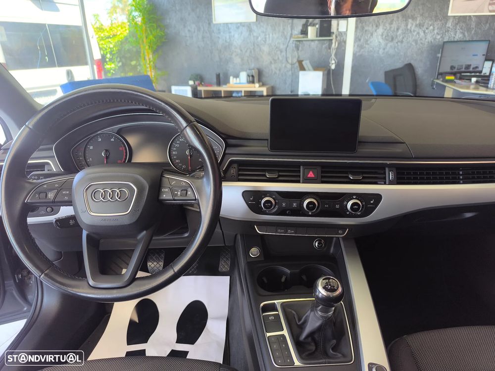 Audi A4 Avant 2.0 TDI Advance - 16