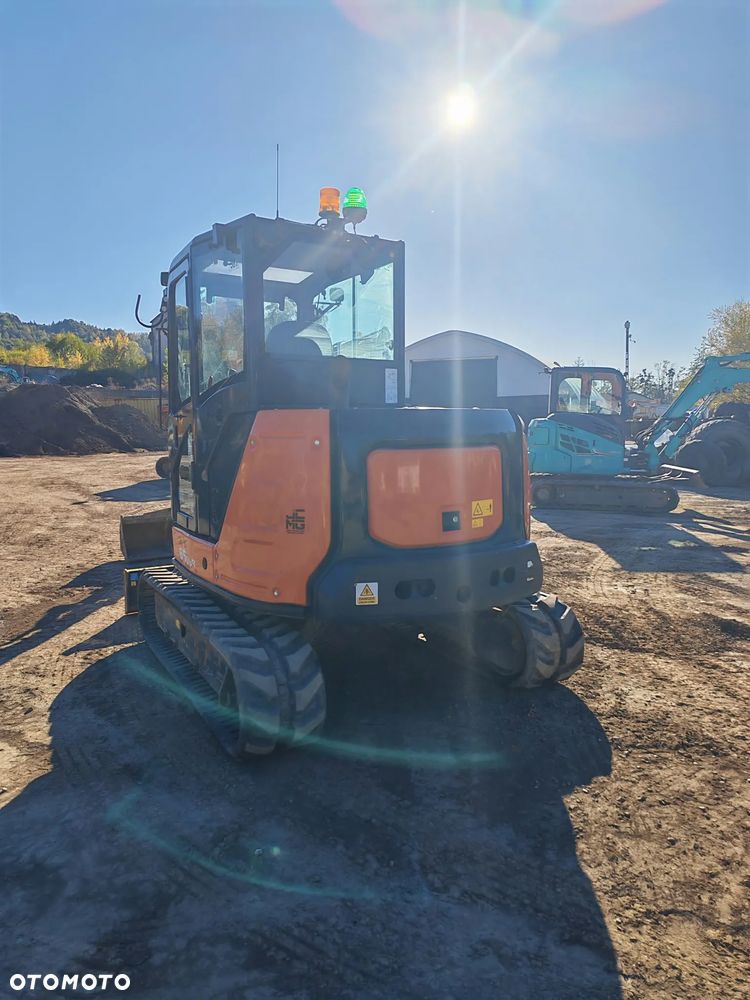 Hitachi ZX 65 USB-6 - 2
