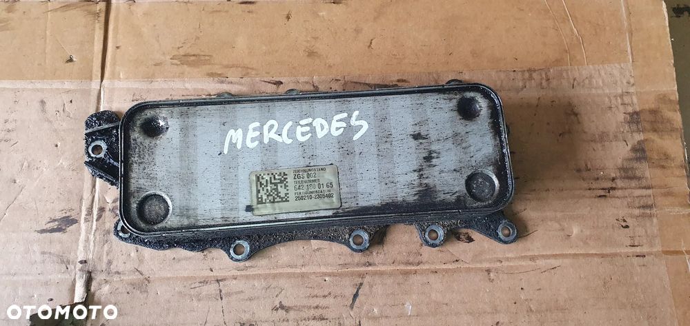Chłodnica oleju chłodniczka Mercedes ML W164 3.0 CDI 6421800165 - 1