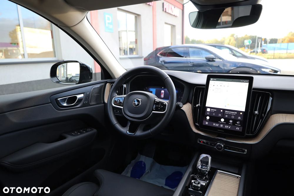 Volvo XC 60 T8 AWD Plus Dark - 30