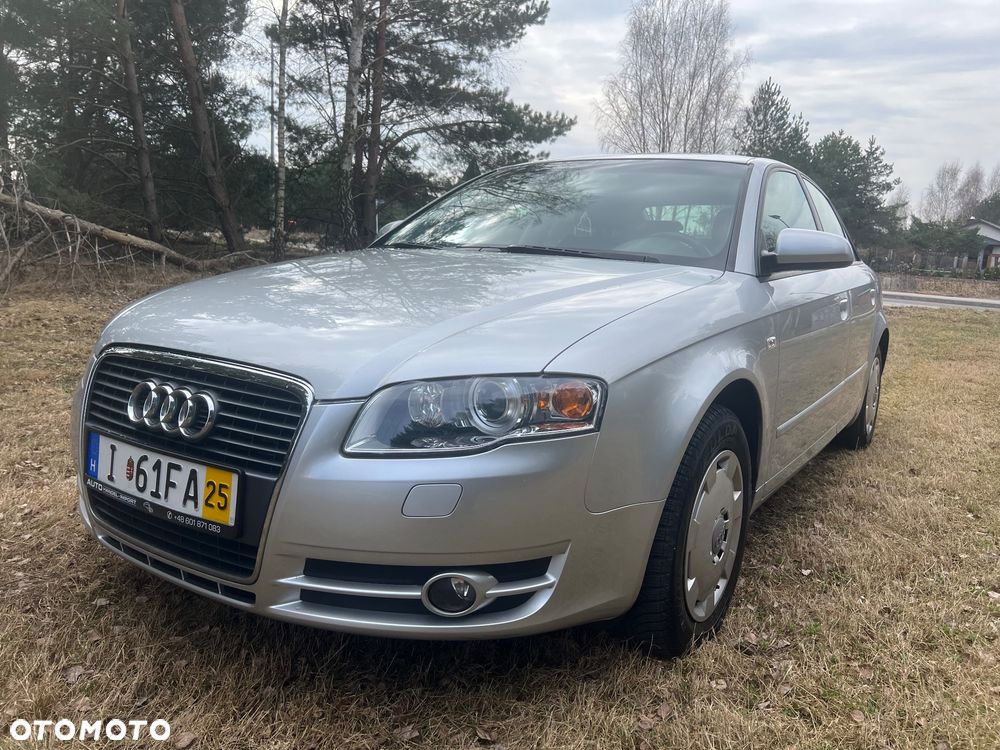 Audi A4 Limousine - 4