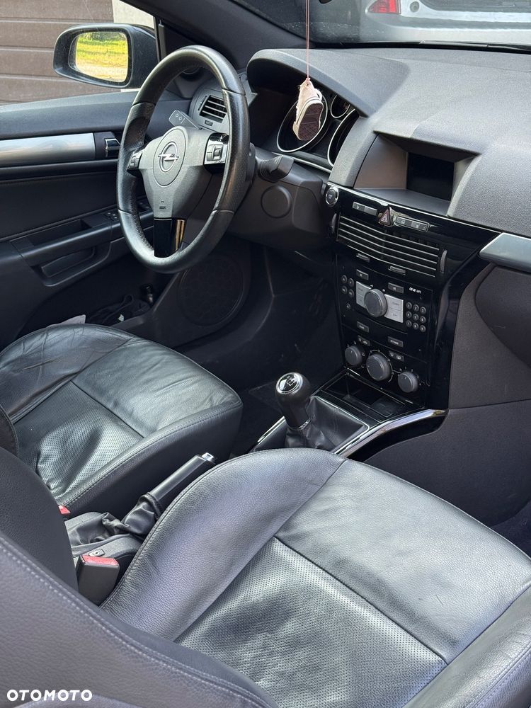 Opel Astra GTC 1.6 - 17