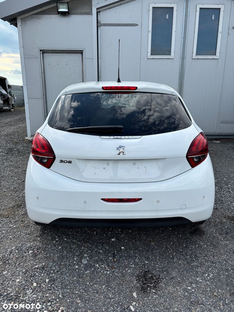 Peugeot 208 - 4