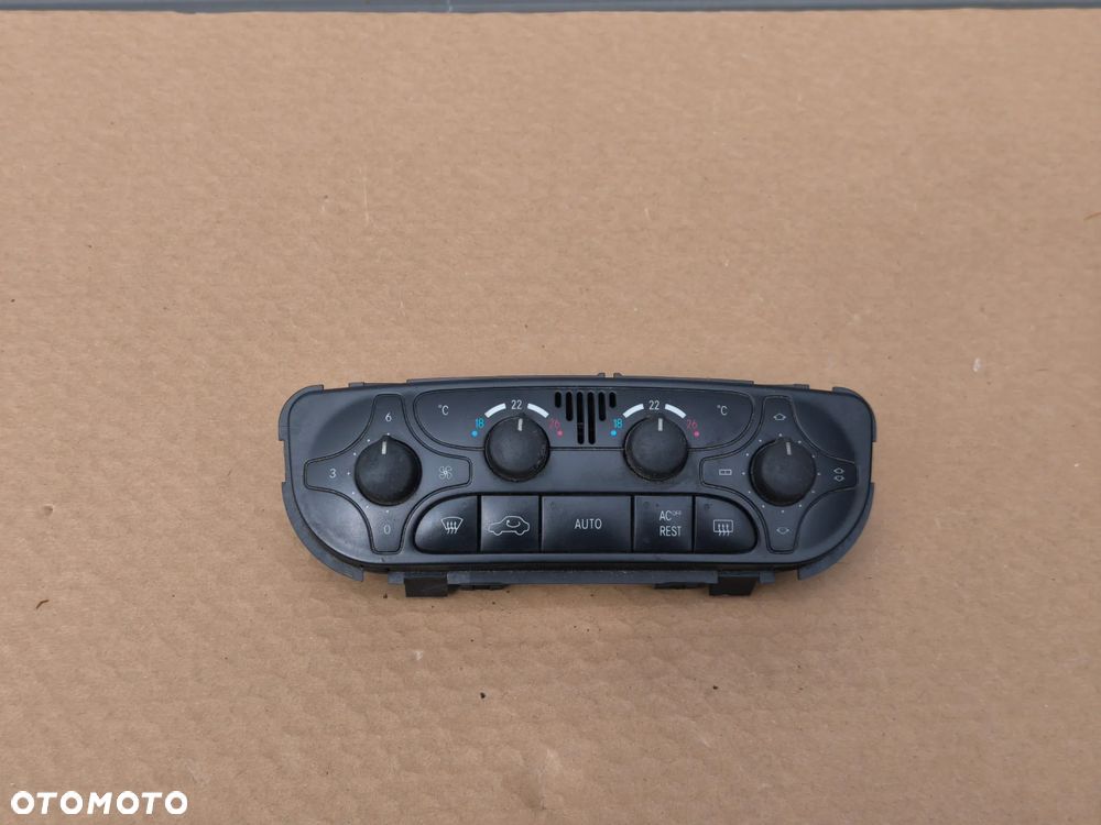Panel nawiewu klimatyzacji Mercedes G-klasa w463 A4638300385 - 1