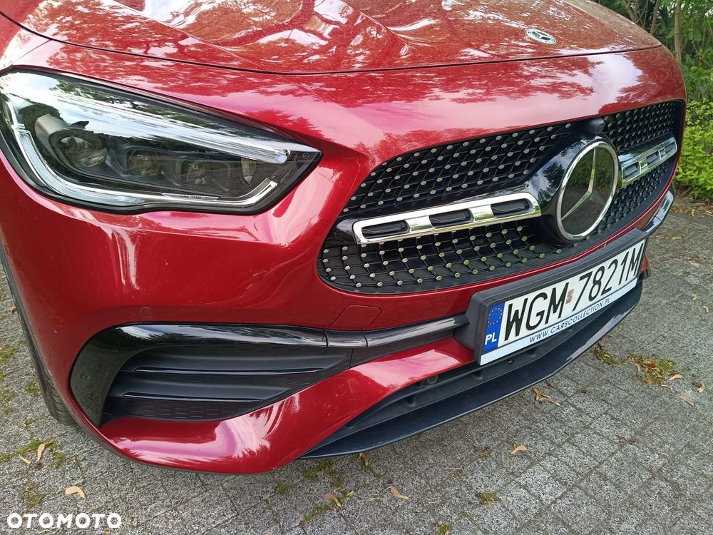 Mercedes-Benz GLA - 12