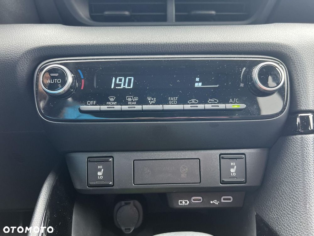 Toyota Yaris Hybrid 1.5 Style - 22