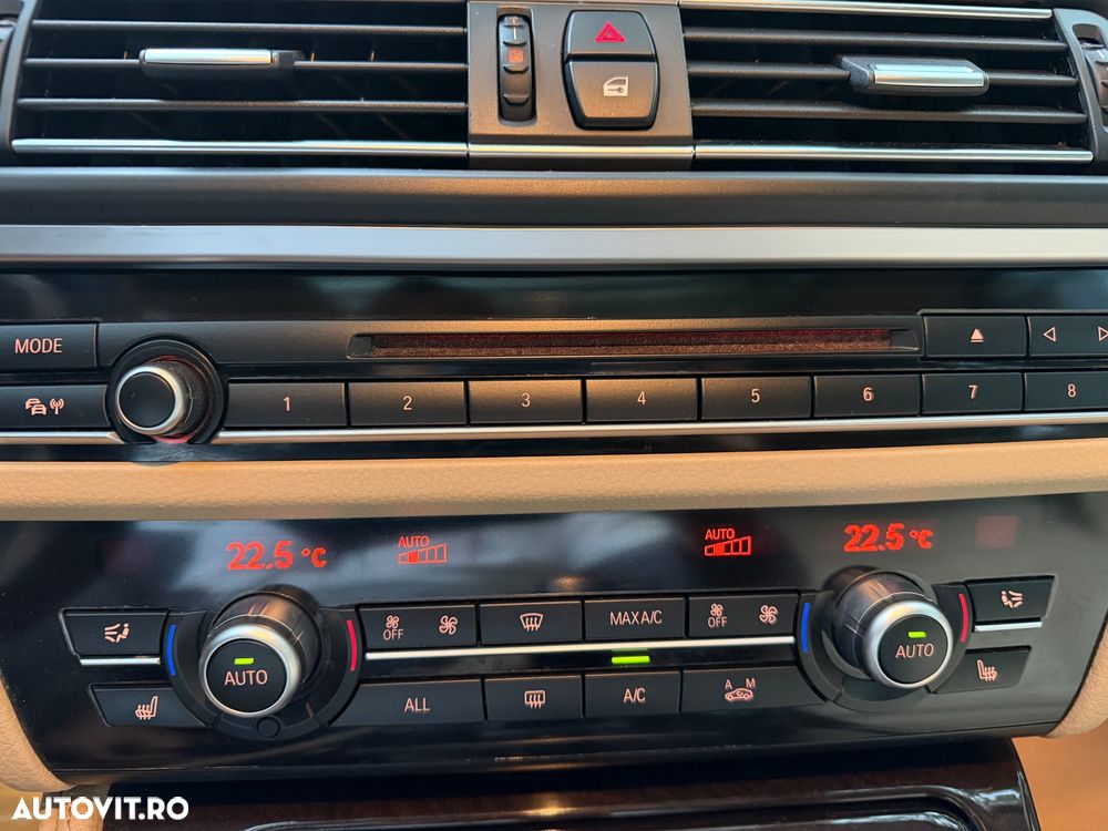 BMW Seria 5 525d Sport-Aut. Luxury Line - 12