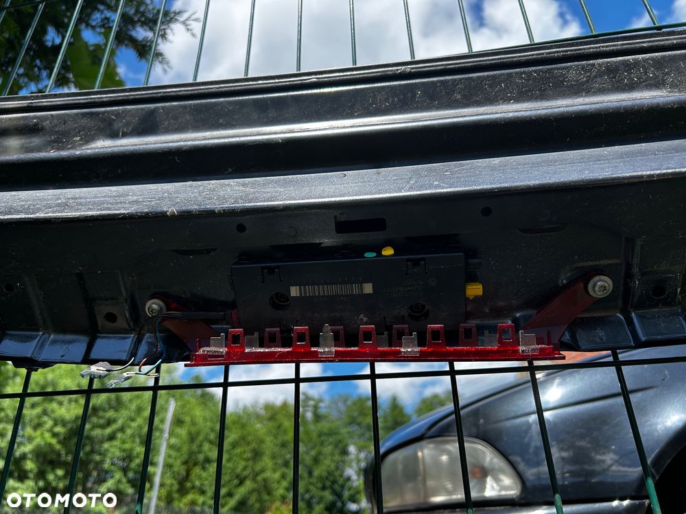 Klapa bagażnika BMW E87 120d Sparkling Graphite (A22) | Wycieraczka, Blenda, Antena - 5