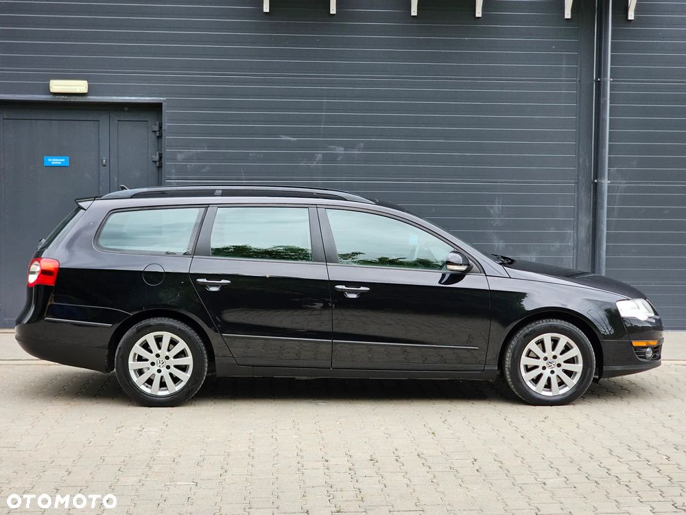 Volkswagen Passat 1.9 TDI DPF Sportline - 5