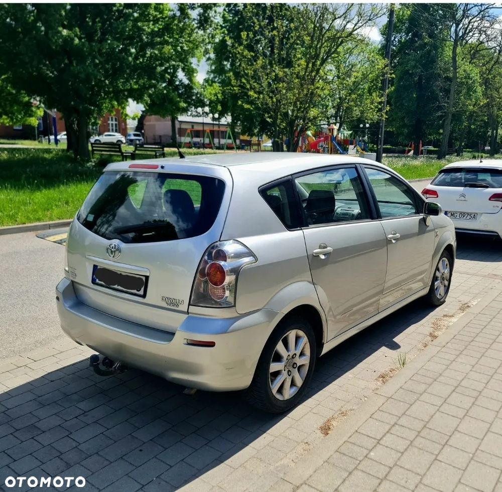 Toyota Corolla 2.0 D-4D Sol - 4