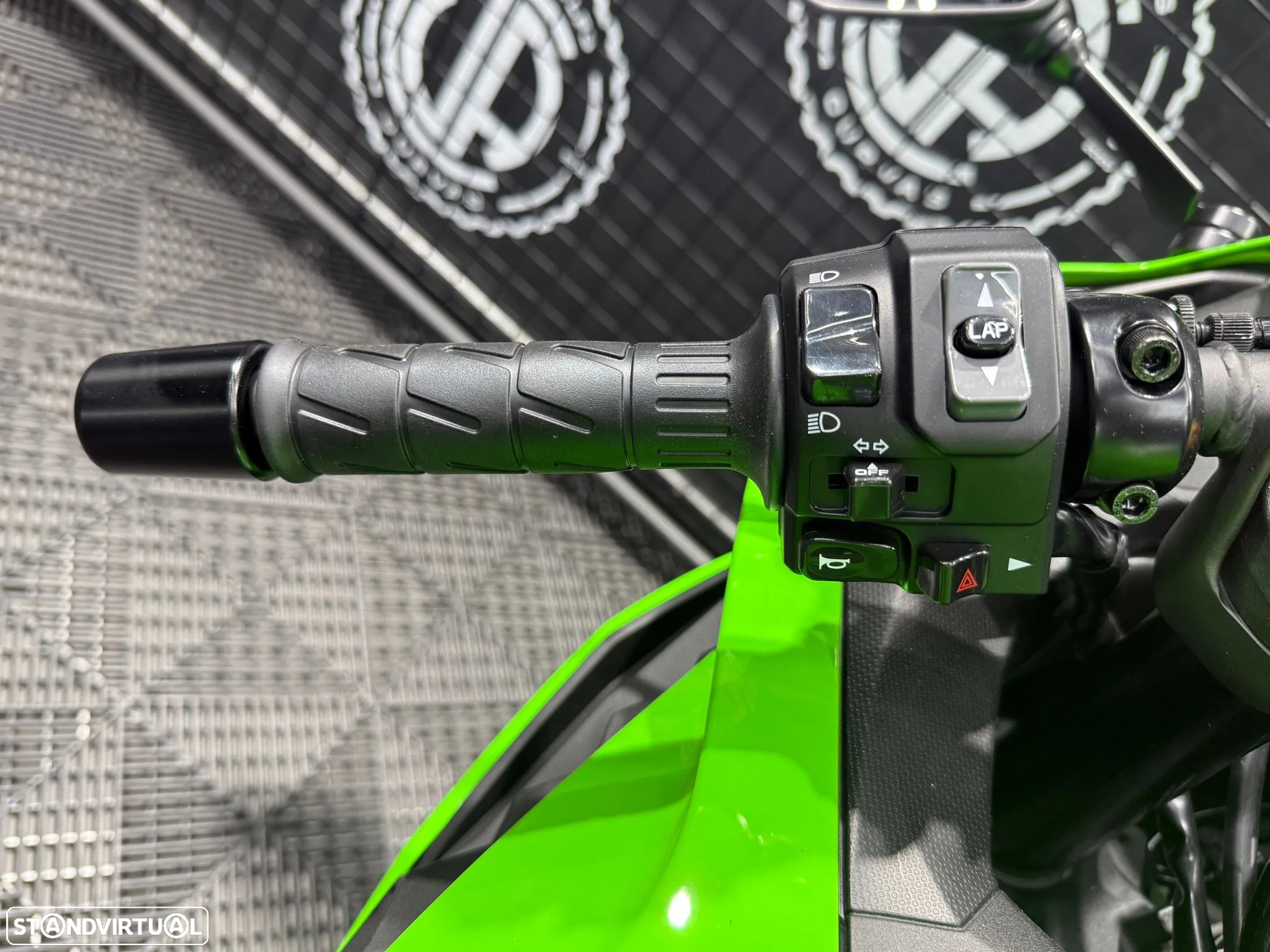 Kawasaki Ninja ZX-4RR 2026 (CAMPANHA 0% JUROS) - 10