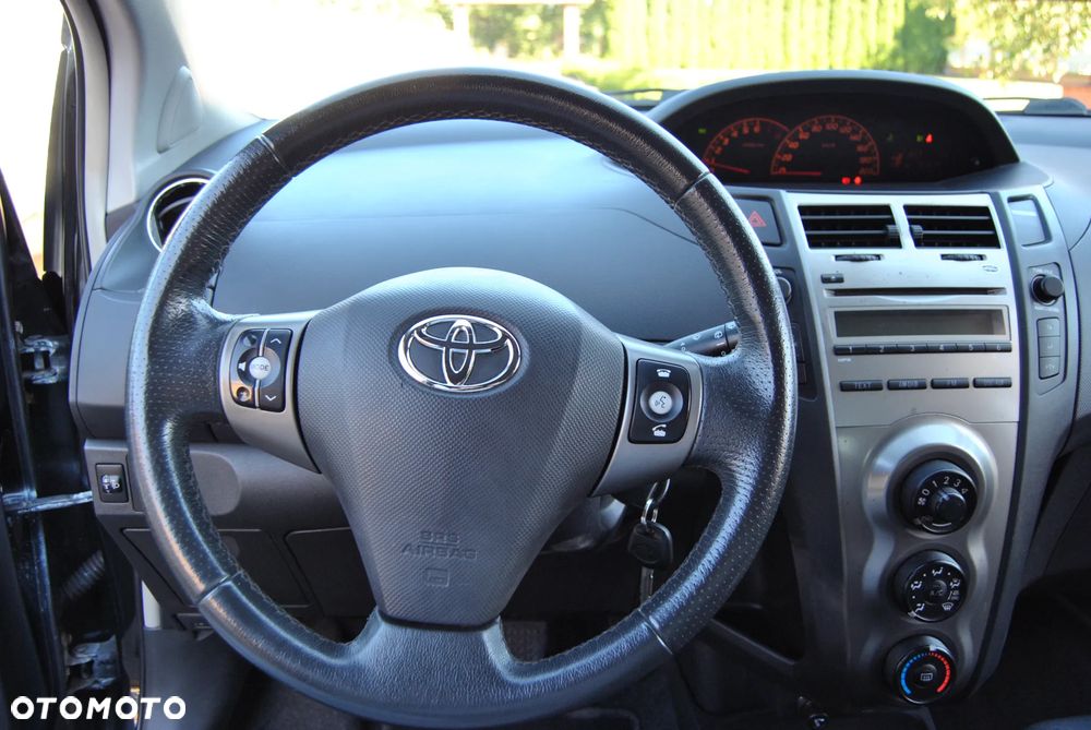 Toyota Yaris 1.33 VVT-i Executive - 7
