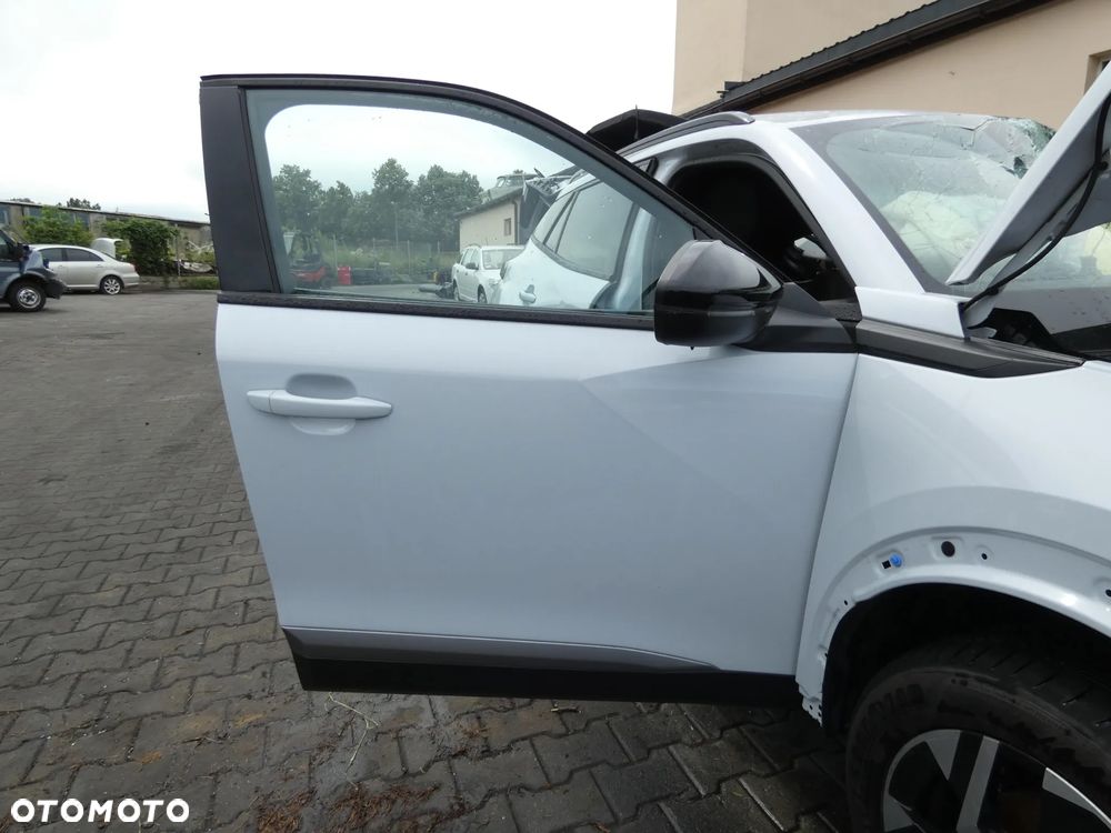 PEUGEOT 2008 II LIFT  *SAMOCHÓD NA CZĘŚCI*ESU ( Blanc Okenite Nacre ) / SKRZYNIA BIEGÓW, MASKA, LAMPA, DRZWI PRAWE, ABS,PRZEKŁADNIA, KLAPA, BELKA, DESKA, FOTELE, KANAPA, ĆWIARTKA KIEROWNICA, TARCZE,ZAWIESZENIE, LICZNIK, ZEGARY - 2
