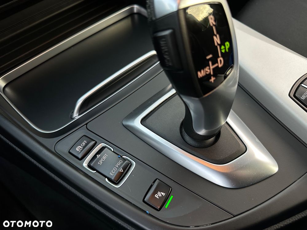 BMW Seria 3 318i Advantage - 31