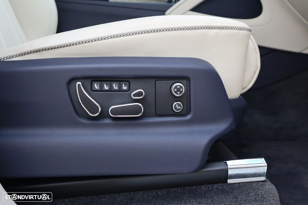 Bentley Bentayga V8 Azure - 33
