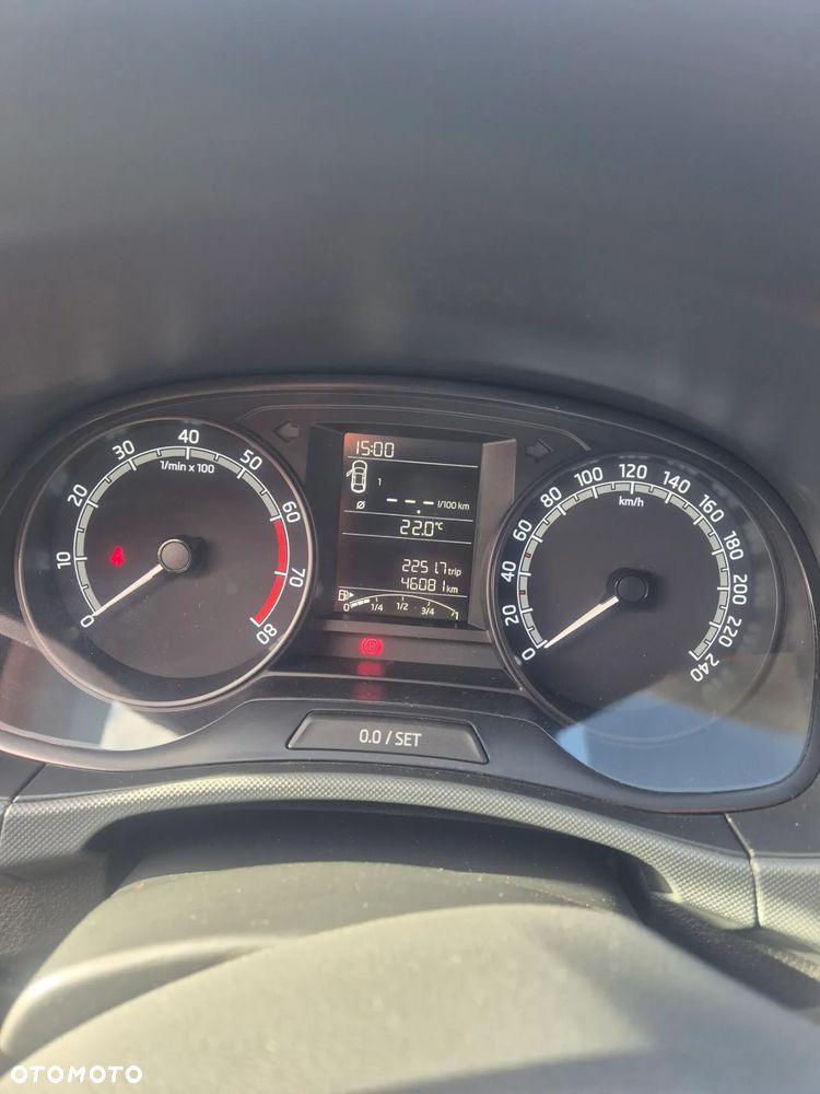 Skoda Fabia 1.0 Active - 8