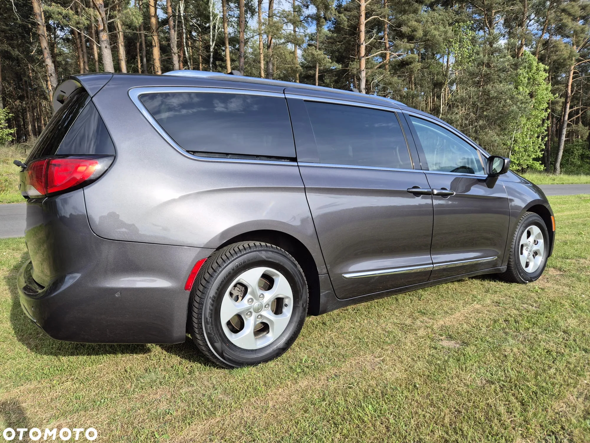 Chrysler Pacifica - 21