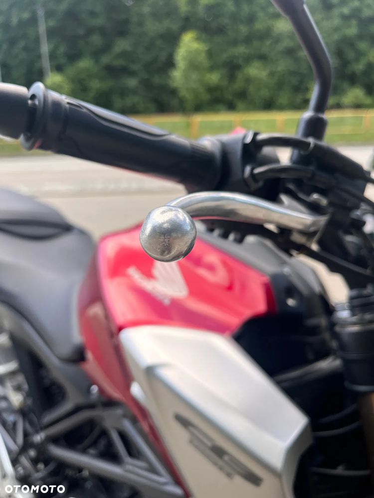Honda CB - 12