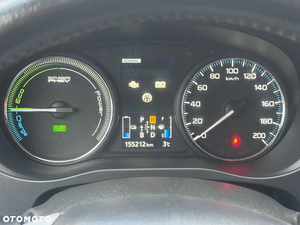 Mitsubishi Outlander 2.0 4WD Plus - 15