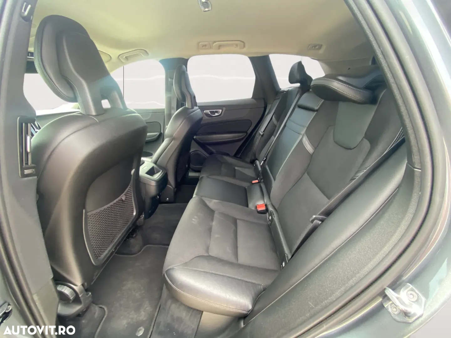 Volvo XC 60 D5 AWD Momentum - 6